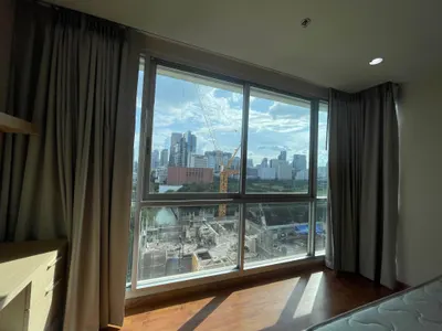 1-bed condo for rent near BTS Ratchadamri, photo 5 of 5