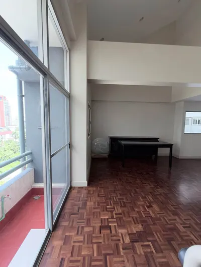 2-bed condo for rent near BTS Asok, photo 3 of 9