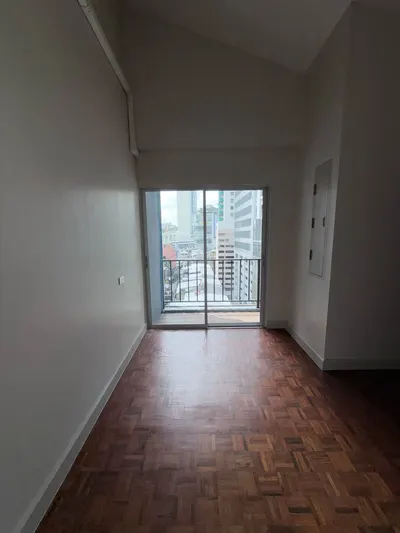 2-bed condo for rent near BTS Asok, photo 4 of 9