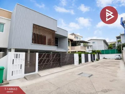 4-bed townhouse for sale in Yan Nawa, photo 2 of 5