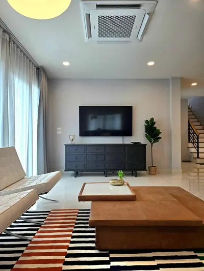 4-bed house for rent near BTS Bang Na, photo 2 of 5