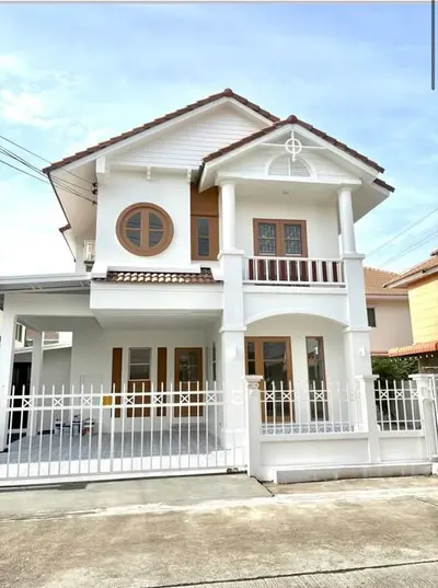SRT 兰实站附近的3房独栋住宅出租，第1张，共5张