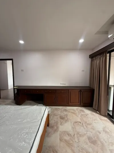 ขายคอนโด 2 ห้องนอน SRIVARA MANSION 1 รูปที่ 2 จาก 9