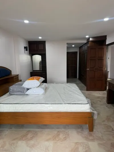 ขายคอนโด 2 ห้องนอน SRIVARA MANSION 1 รูปที่ 1 จาก 9