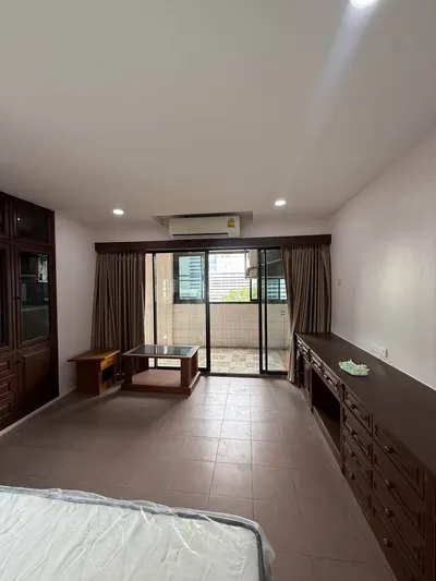 ขายคอนโด 2 ห้องนอน SRIVARA MANSION 1 รูปที่ 7 จาก 9