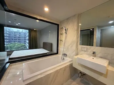 1-bed condo for rent near MRT Khlong Toei, photo 1 of 5