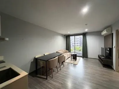 1-bed condo for rent near MRT Khlong Toei, photo 2 of 5