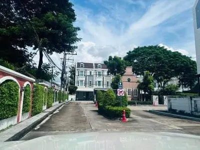 ให้เช่าทาวน์เฮาส์ 3 ห้องนอน ใกล้ MRT บางกะปิ รูปที่ 4 จาก 5
