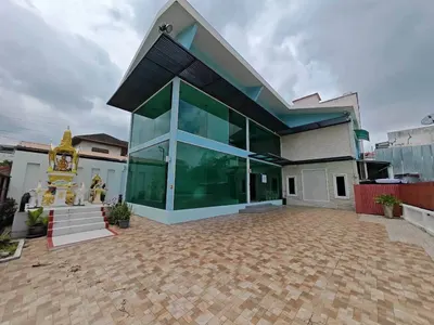 Commercial space for sale near MRT Lat Phrao, photo 1 of 5