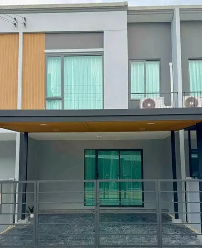 Maison de ville 3 chambres à louer à Pleno Sukhumvit-Bangna 2, photo 1 sur 5