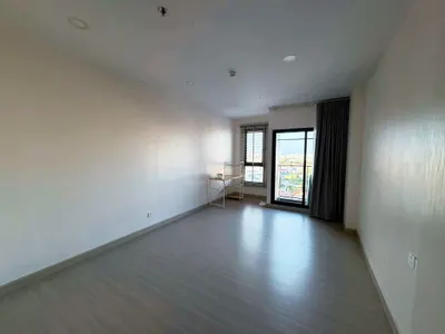 Studio à louer près de la station BTS Wongwian Yai, photo 1 sur 5