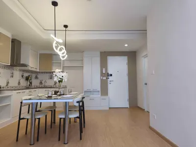 Condo 1 chambre à vendre près de la station ARL Hua Mak, photo 3 sur 5