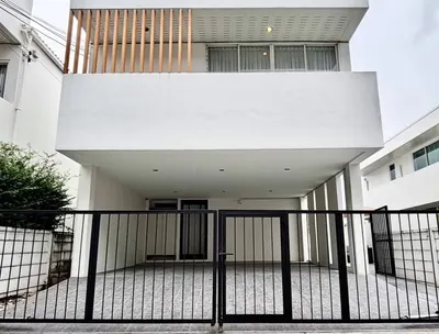 Courtyard Villa的4房独栋住宅出租，第1张，共5张