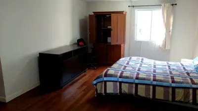 2-bed condo for rent near ARL Makkasan, photo 1 of 5