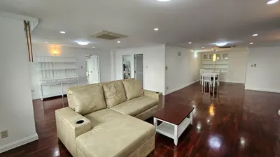 3-bed condo for rent near BTS Phrom Phong, photo 2 of 5