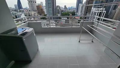 3-bed condo for rent near BTS Phrom Phong, photo 3 of 5