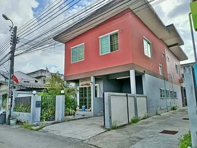3-bed townhouse for rent near MRT Bang Kapi, photo 3 of 5