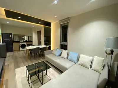 Condo 2 chambres à vendre près de la station BTS Phra Khanong, photo 2 sur 5