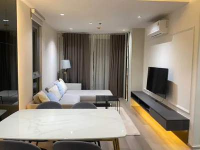 Condo 2 chambres à vendre près de la station BTS Phra Khanong, photo 3 sur 5