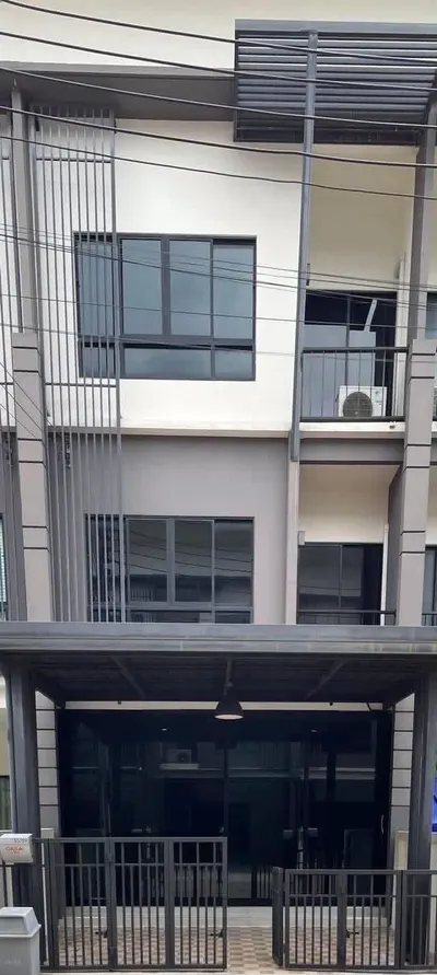 3-bed townhouse for rent near BTS Khu Khot, photo 2 of 5