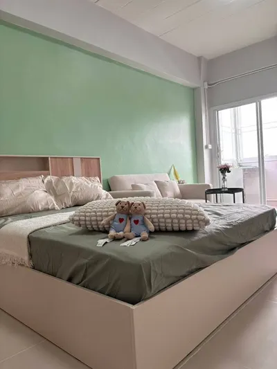 Studio à vendre près de la station MRT Khu Bon, photo 2 sur 5
