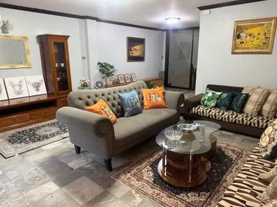 Villa Nakarinの4ベッドルームタウンハウス（賃貸）、写真3/5