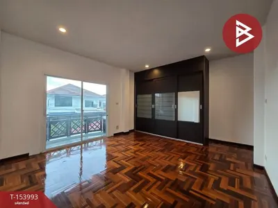 Maison 4 chambres à vendre près de la station MRT Bang Rak Yai, photo 1 sur 5