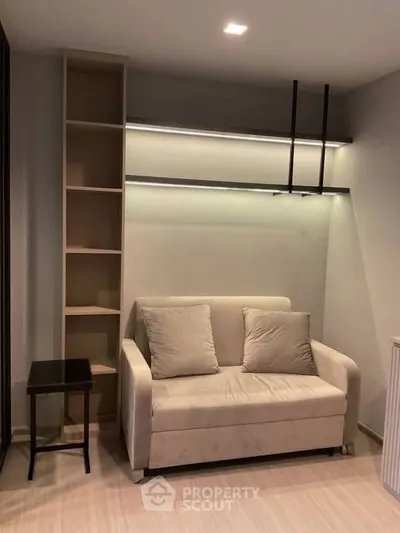 2-bed condo for rent near BTS Asok, photo 2 of 5