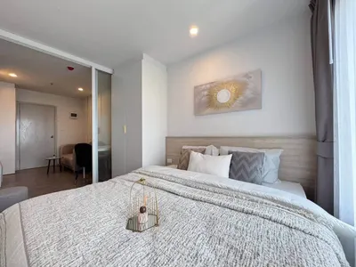 1-bed condo for rent at Regent Home Wutthakat Building B, photo 3 of 8