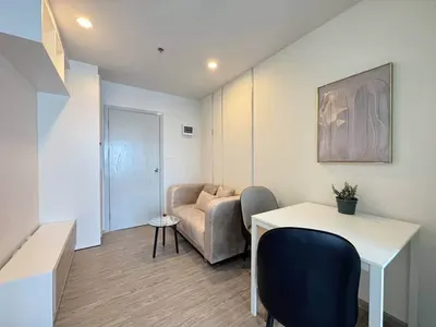 1-bed condo for rent at Regent Home Wutthakat Building B, photo 1 of 8