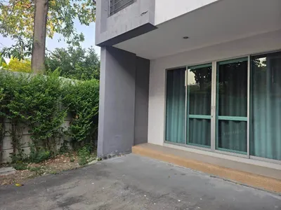 MRT 诗贝林站附近的3房联排别墅出租，第2张，共5张
