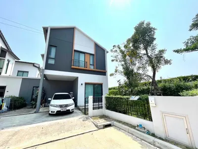 3-bed townhouse for rent at Anasiri Bangna, photo 6 of 9