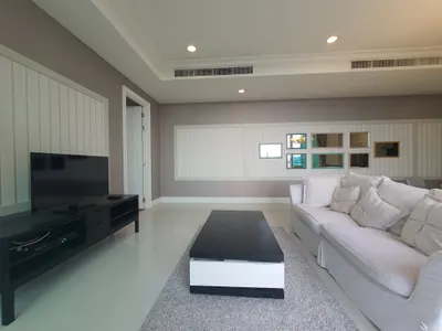 ให้เช่าคอนโด 2 ห้องนอน Royce Private Residences รูปที่ 3 จาก 5