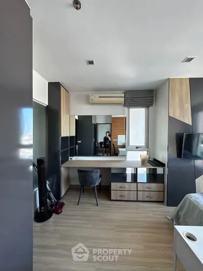 Condo 2 chambres à louer à Sky Walk Residences, photo 3 sur 5