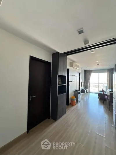 Condo 2 chambres à louer à Sky Walk Residences, photo 1 sur 5