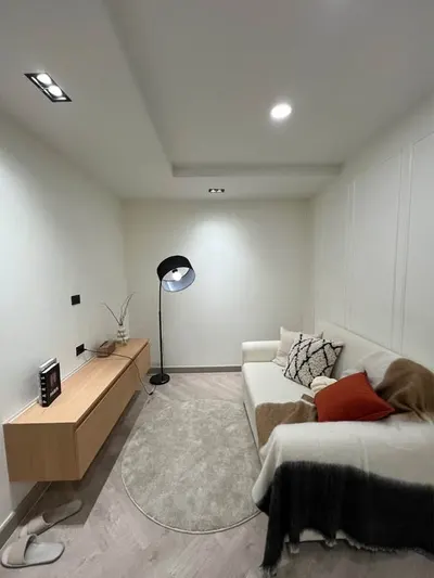 1-bed condo for sale near MRT Huai Khwang, photo 1 of 5