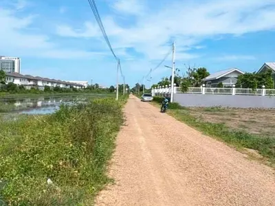 Land for sale near BTS Khu Khot, photo 2 of 5