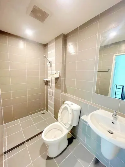 Maison de ville 3 chambres à louer près de la station MRT Lat Phrao, photo 5 sur 5