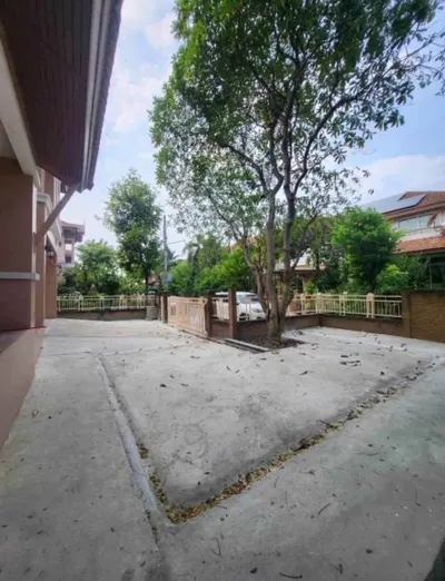 MRT 朗松站附近的4房独栋住宅出租，第2张，共5张