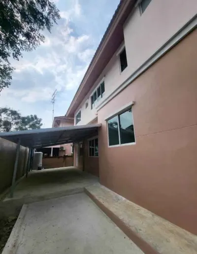 MRT 朗松站附近的4房独栋住宅出租，第3张，共5张