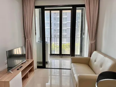 1-bed condo for rent near MRT Huai Khwang, photo 2 of 5