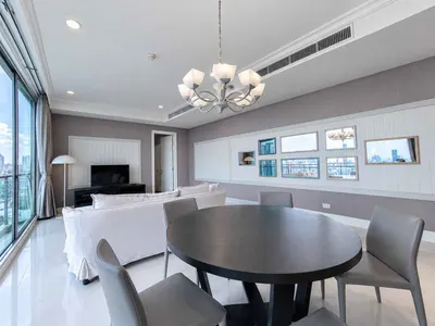 ให้เช่าคอนโด 2 ห้องนอน Royce Private Residences รูปที่ 2 จาก 5