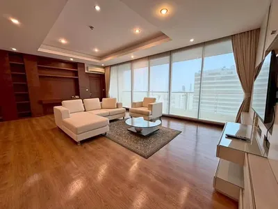 3-bed condo for rent near BTS Chong Nonsi, photo 1 of 5