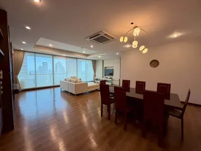 3-bed condo for rent near BTS Chong Nonsi, photo 2 of 5