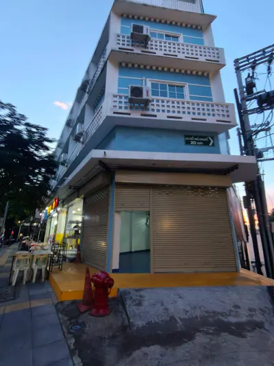 Commercial space for rent near MRT Bang Phlat, photo 1 of 5
