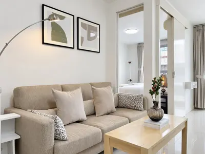 The Clover Thonglor Residenceの1ベッドルームコンドミニアム（賃貸）、写真3/5