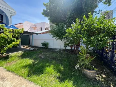 3-bed house for sale near MRT Muang Thong Thani, photo 2 of 5