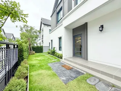 Maison 4 chambres à louer près de la station BTS Bang Na, photo 2 sur 5