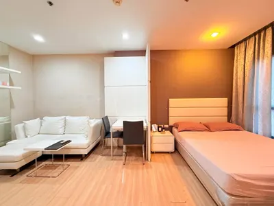 Urbano Absolute Sathon-Taksin的开间公寓出租，第4张，共5张