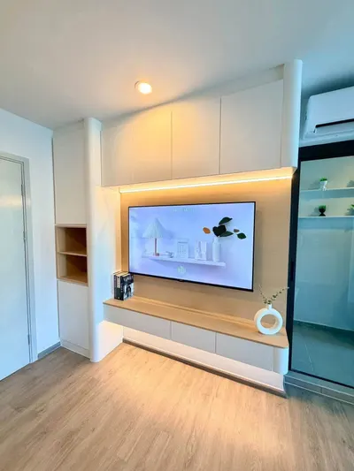 1-bed condo for rent at Regent Home Wutthakat Building B, photo 1 of 5